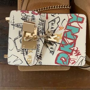 DKNY  Festival Crossbody